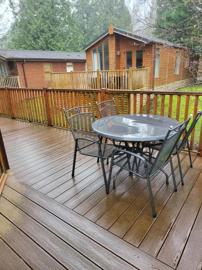 Cheerful 3 Bedroom Lodge At White Cross Bay Windermere Exterior foto